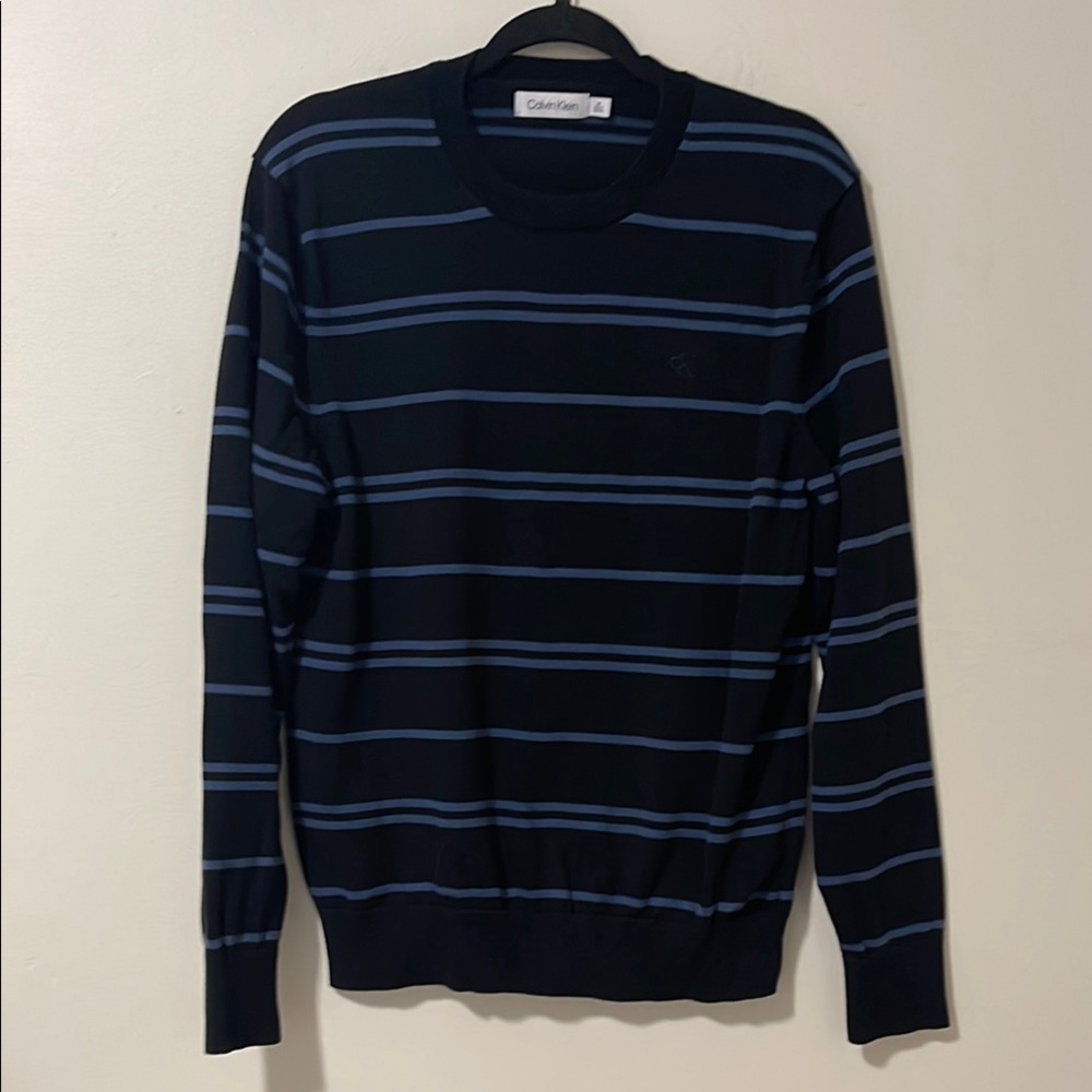 ☀️Sale☀️ Calvin Klein may/blue striped men’s crew neck sweater size medium